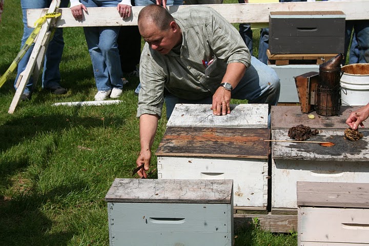 Rutgers Bee Ginners Beekeeping Course Gives Many New Jersey Apiarists Their Start Newsroom